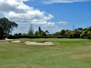 Titirangi 16th Approach